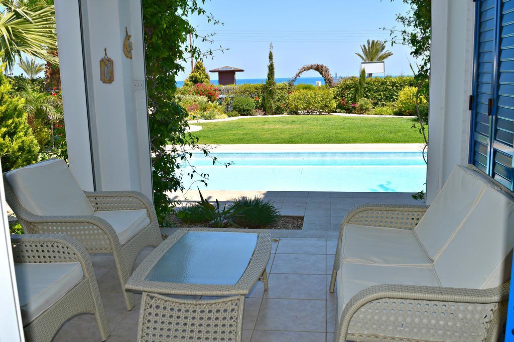 Latchi Beach Front Villa - Private Heated Pool - Amazing Uninterrupted Sea Views Polis Exterior foto